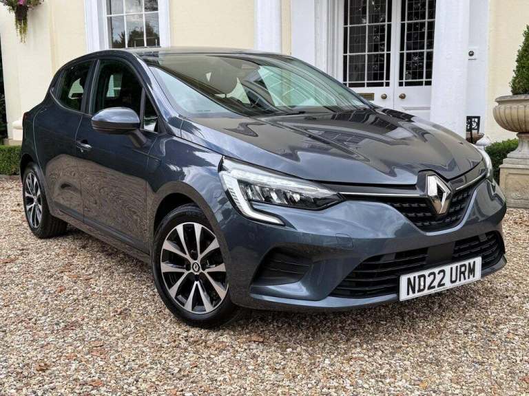 2022 Renault Clio 1.0 TCe Iconic Edition Hatchback 5dr Petrol Manual Euro 6 (s/s) (90 ps) Hatchba...