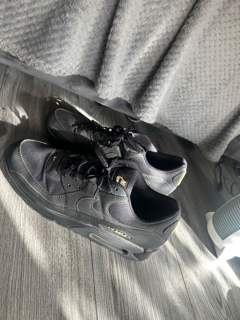 Nike Air Max Trainers – Black, Good Condition