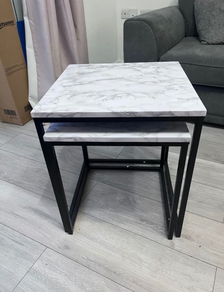Side table/coffee table 