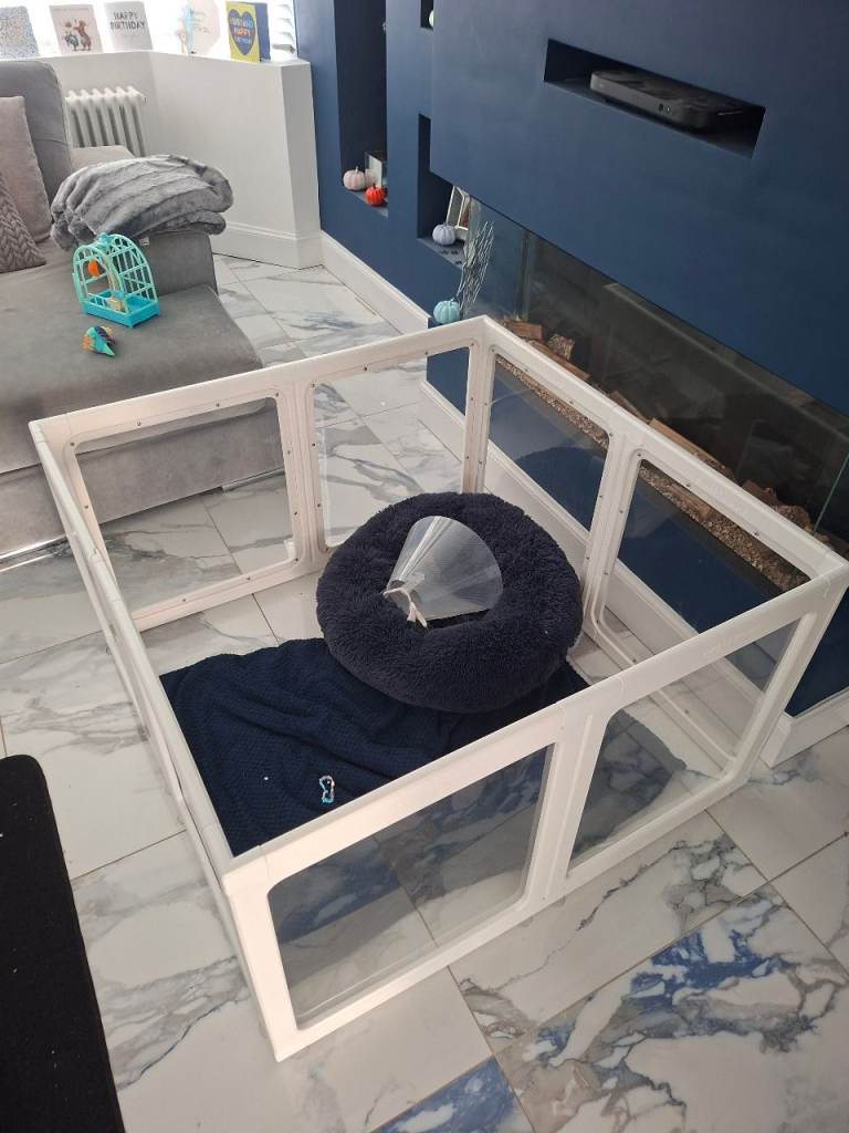 Pet Playpen / Puppy Pen – White, Good Condition