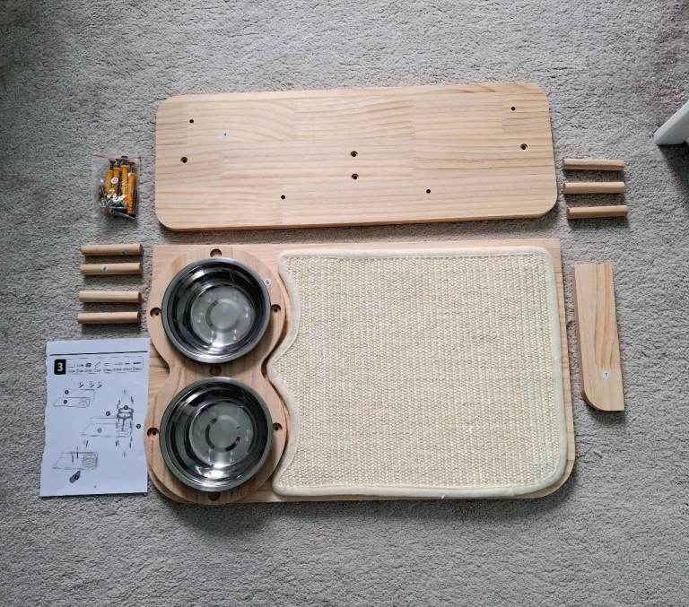 New Wall Mounted Cat Feeding Station Shelf