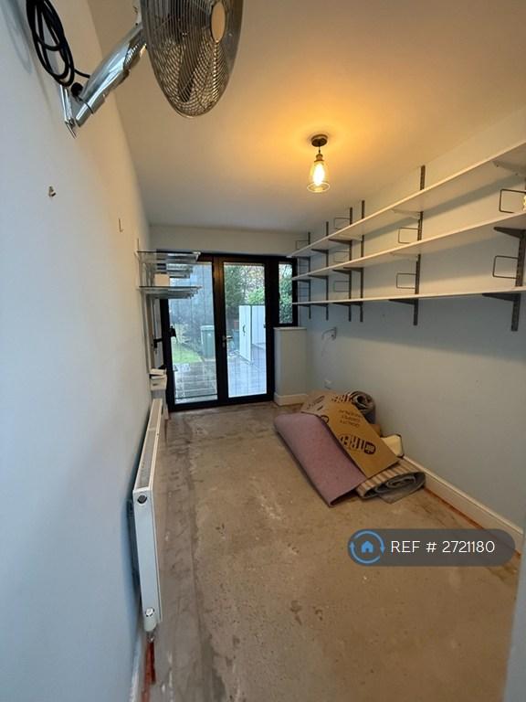 1 bedroom flat in Harford Drive, Watford, WD17 (1 bed) (#2721180)