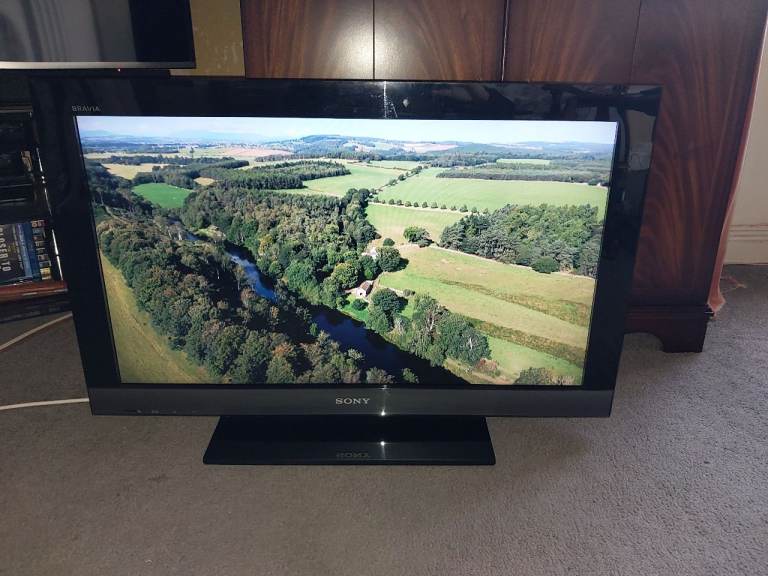 32 Inch Sony Bravia TV