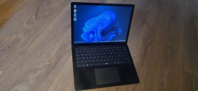 Microsoft Surface Laptop Gen 4 touchscreen 16gb ram Intel Quad core i7-1185G7 11th generation pro