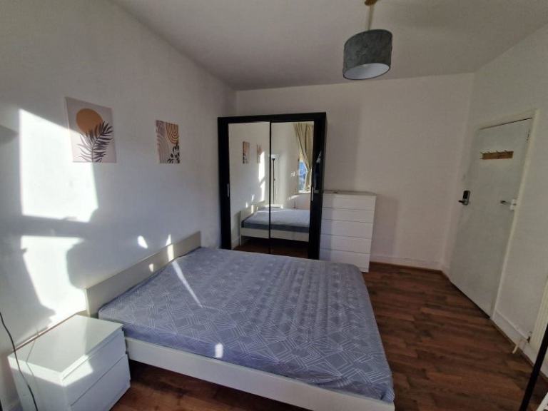 FIND A PLACE FOR YOUR LIVE - ALDGATE EAST✅✅