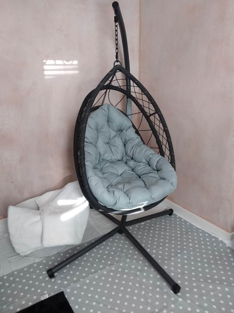 image for NEW HANGING EGG CHAIR