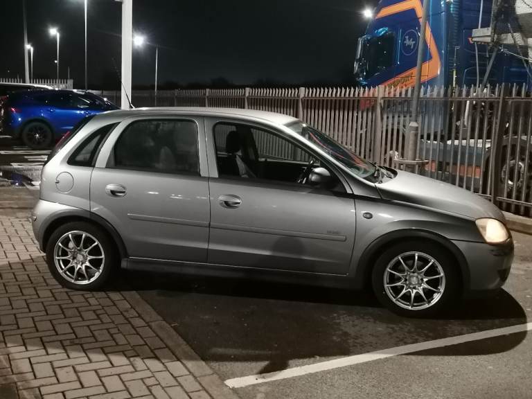 CORSA C 1. 4 Automatic. Low miles. Long Mot good reliable runner 