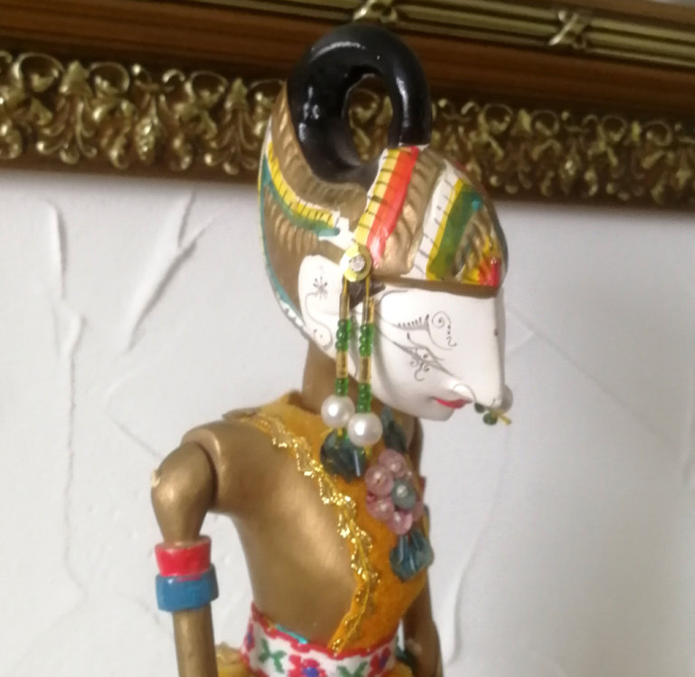 Rod Puppet Ukuran Name Arjuna Sequin Detail With Stand Made In Indonesia