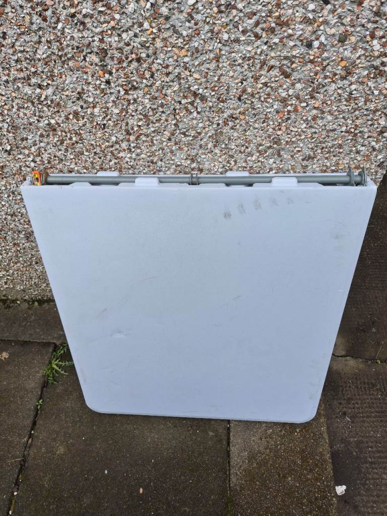 Folding picnic table 