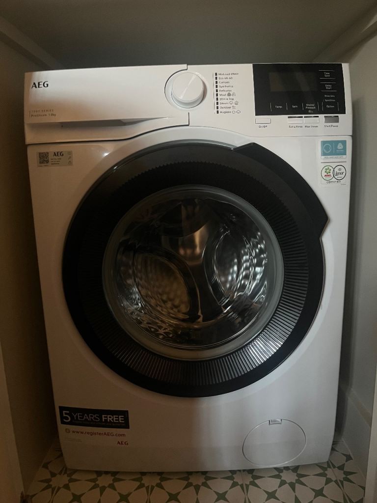 AEG Washing Machine - 7000 Series ProSteam 8kg - Excellent Condition
