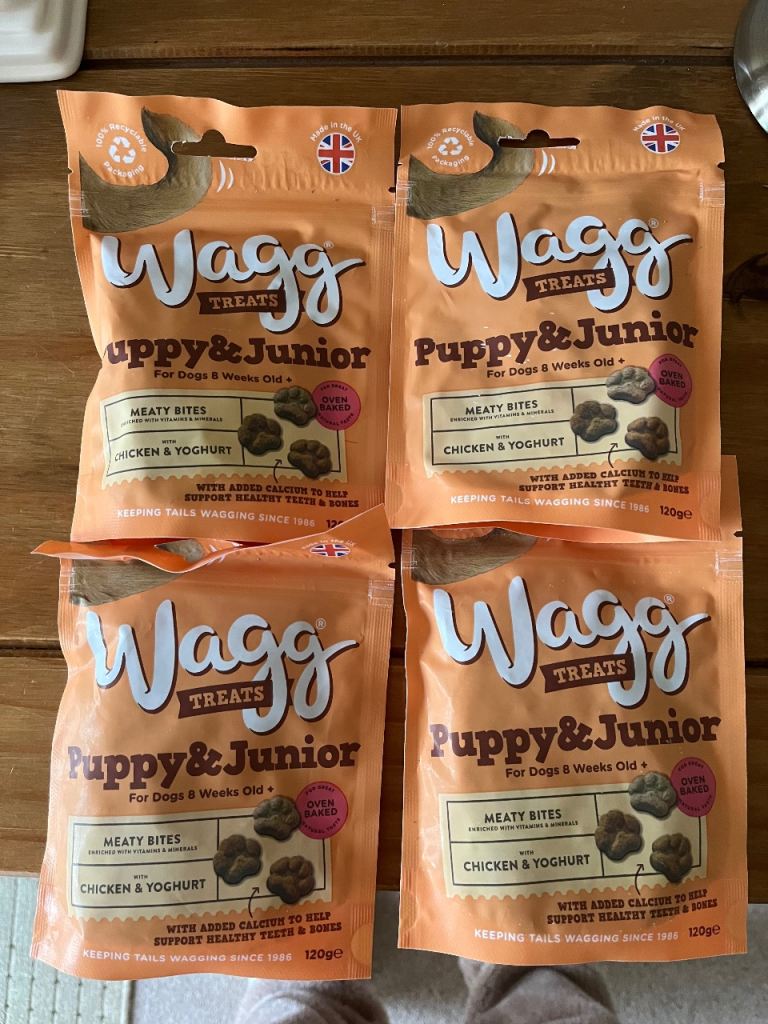 Wagg puppy and junior bites