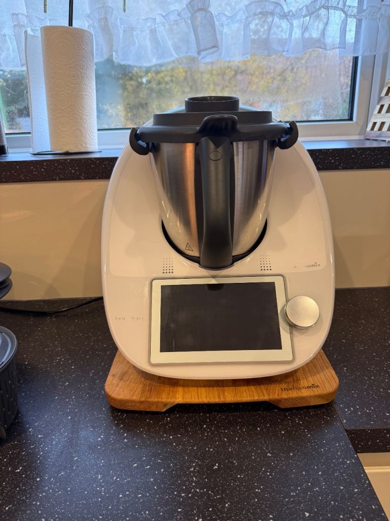 Thermomix TM6 – Excellent Condition – Full Set + Original Thermomix Board