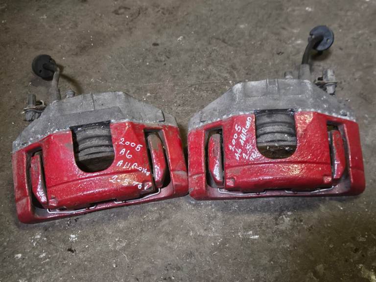 Audi A6 Allroad front brake calipers
