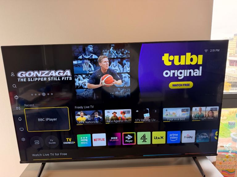 Hisense 55" UHD 4K Smart TV with Remote - As Good As New