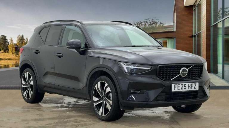 2025 Volvo XC40 2.0 B4P Ultra Dark 5dr Auto ESTATE PETROL Automatic