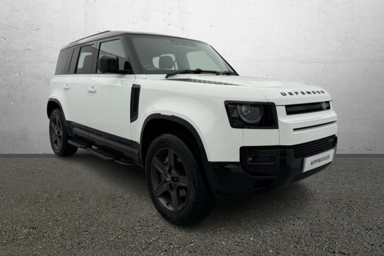 LAND ROVER DEFENDER 3.0 D300 X-Dynamic SE 110 5dr Auto