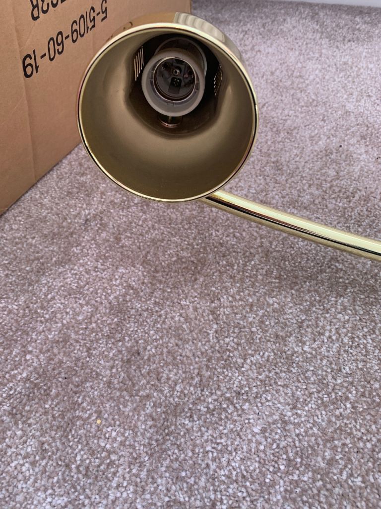 New Gold Wall Light Fixture – Modern Design