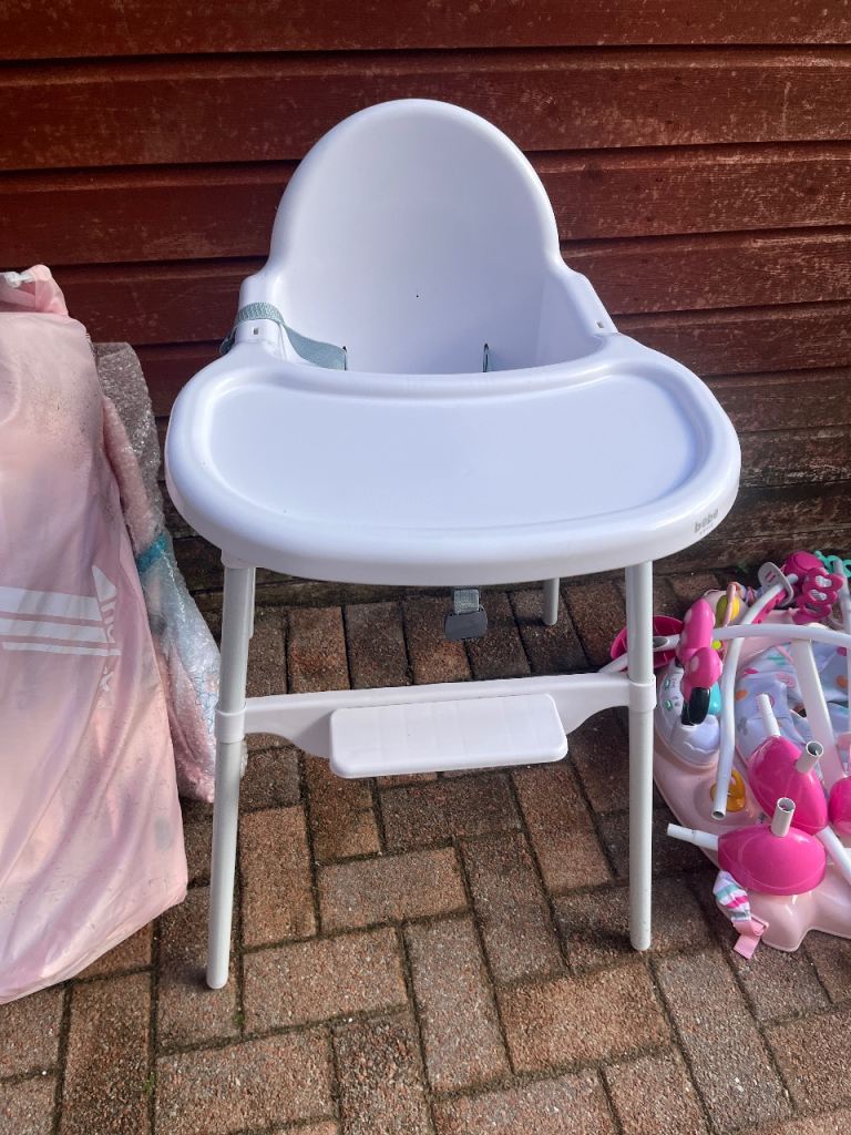 White Baby High Chair with Tray – Good Condition