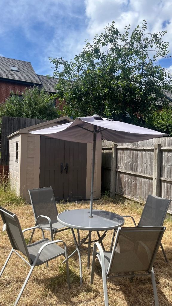 Garden Patio Bundle – Table, 4 Chairs & Umbrella – Great Condition