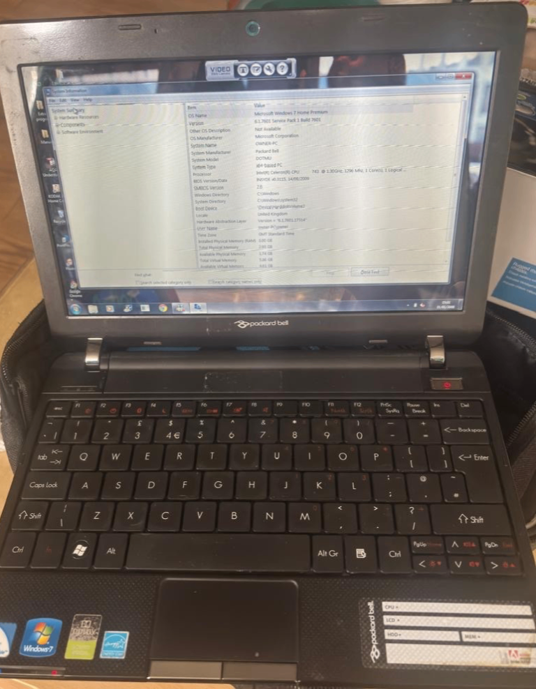 packard bell ZH7 laptop + Charger