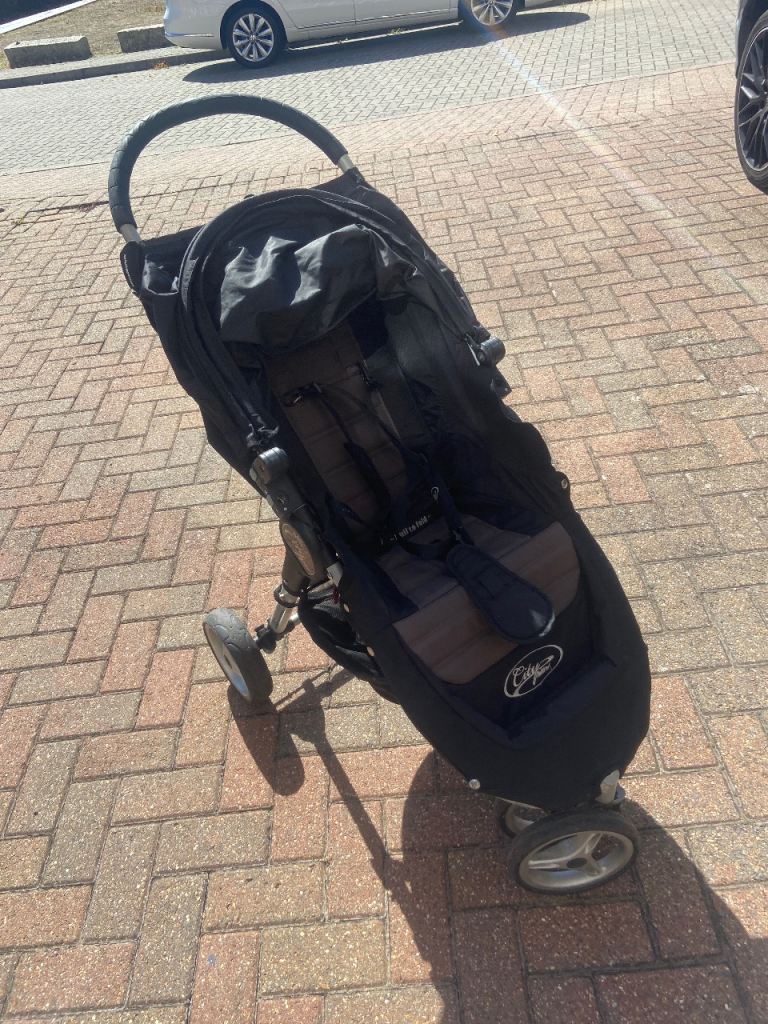 City Mini Stroller - Good Condition, One Pull Collapse