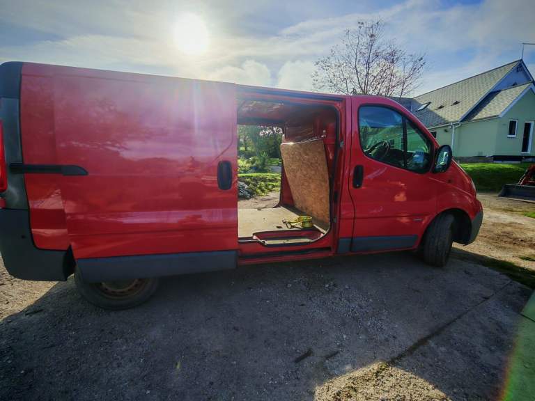 Automatic Vauxhall VIVARO LWB Van with Double Sliding Doors