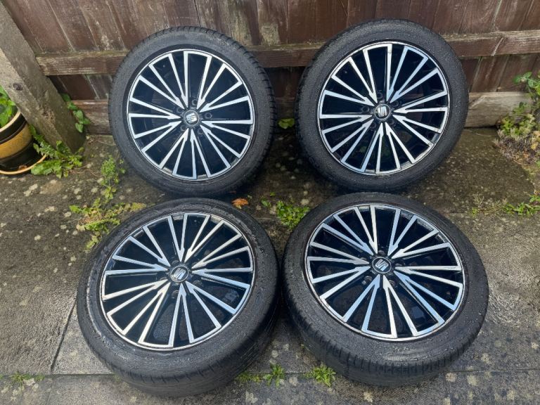 Genuine Seat Leon XCELLENCE LUX 17” Diamond Cut Alloy Wheels Set of 4 With Tyres