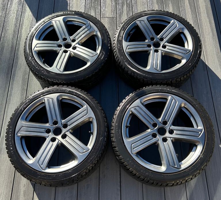 Genuine VW Golf wheels & Tyres (Winter)