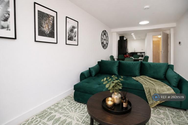 4 bedroom flat in Rumney, Cardiff, CF3 (4 bed) (#2928509)