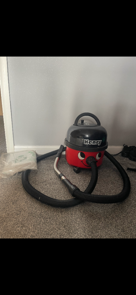 Henry hoover  – Good Condition, Red
