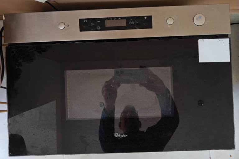 Amazing deal: Whirlpool Integrated microwave 1900W