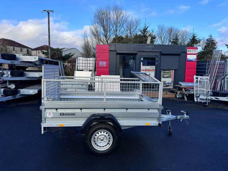 BRAND NEW ZASLAW 7FT X 4FT SINGLE AXLE TRAILER WITH 40CM MESH AND RAMP 750KG
