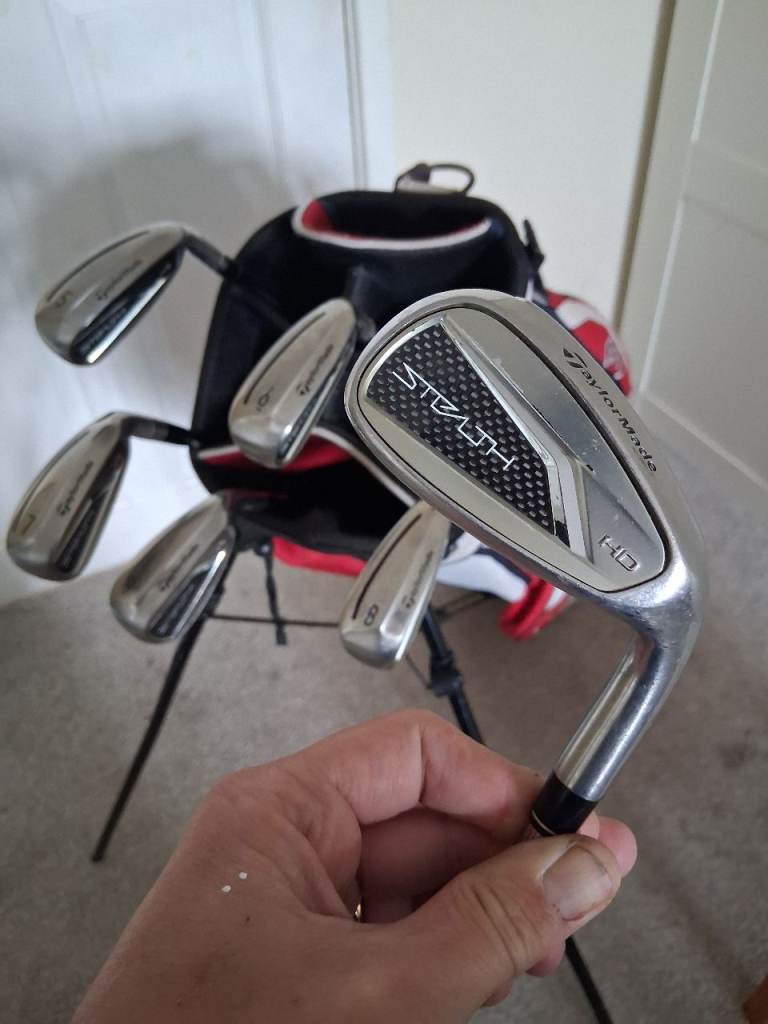 Taylormade Stealth HD golf iron set + wedge