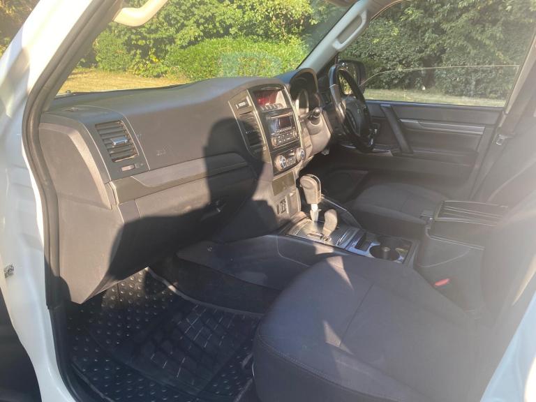 2018 Mitsubishi Shogun 3.2 DI-DC SG2 SUV 5dr Diesel Auto 4WD LWB Euro 6 (187 ps) SUV Diesel Autom...