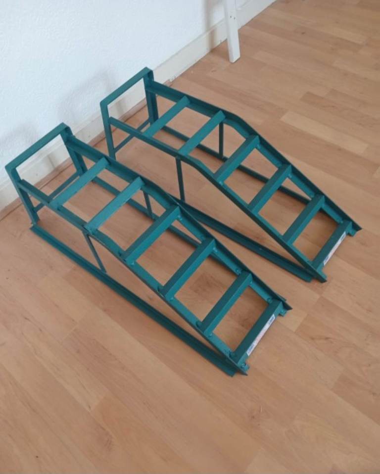 Pair of Cougar 2.5 Tonne Car Ramps (Wide Model) – As Good As New!
