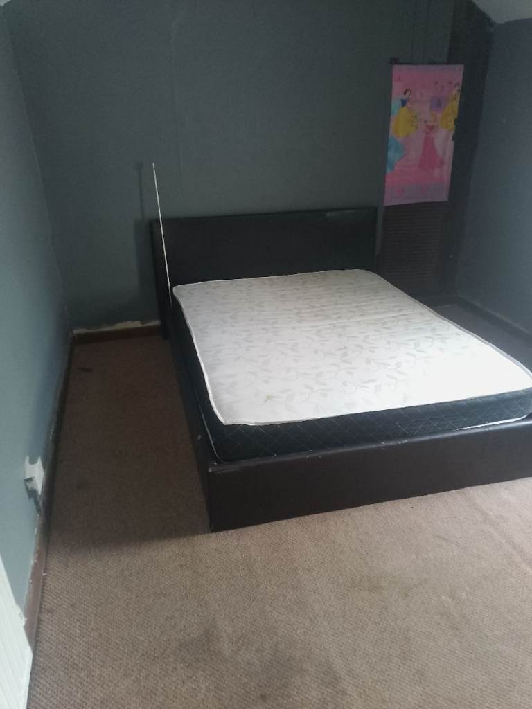 £450 A room (inclusive) available in Newport, at city center 