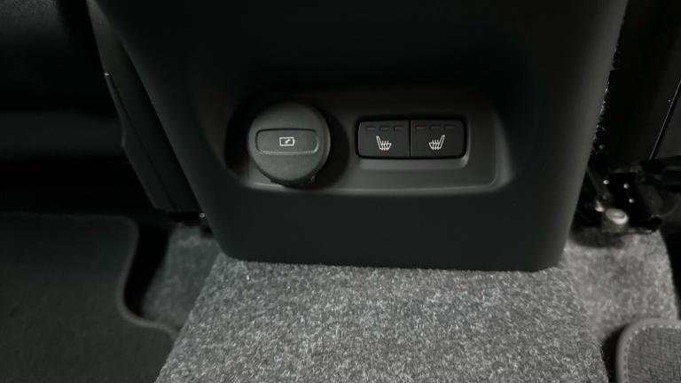 2025 Volvo XC40 2.0 B4P Plus Dark 5dr Auto Petrol Estate Estate Petrol Automatic