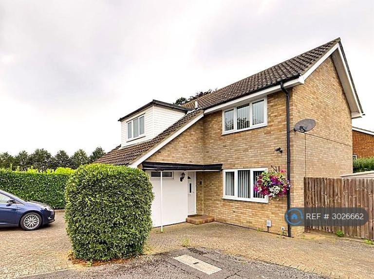 3 bedroom house in Ormesby Close, Aylesbury, HP21 (3 bed) (#3026662)