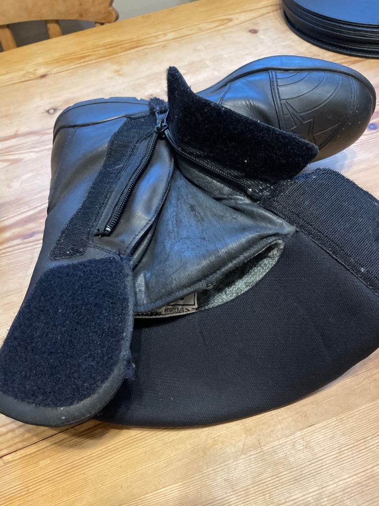 Alpine stars motorbike boots