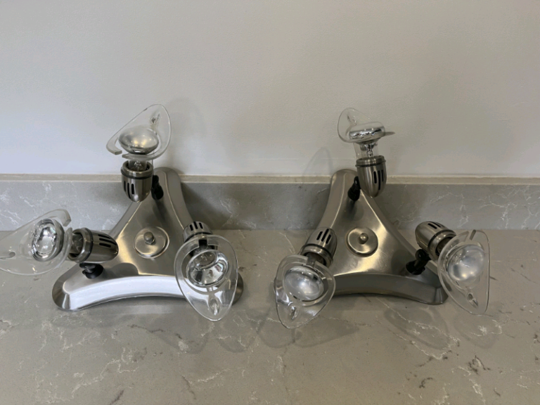 Pair of 3 bulb adjustable spotlights