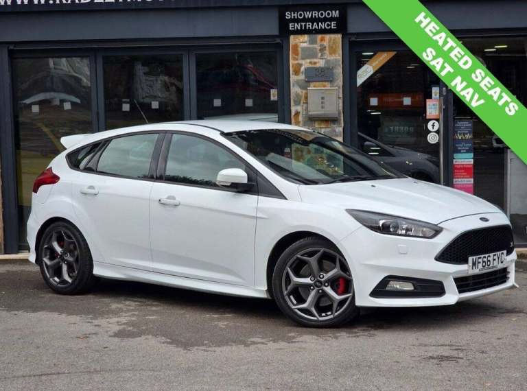 2016 Ford Focus 2.0 TDCi ST-3 Hatchback 5dr Diesel Manual Euro 6 (s/s) (185 ps) Hatchback Diesel ...