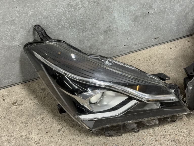 Toyota Yaris front headlights 2014 - 2018 