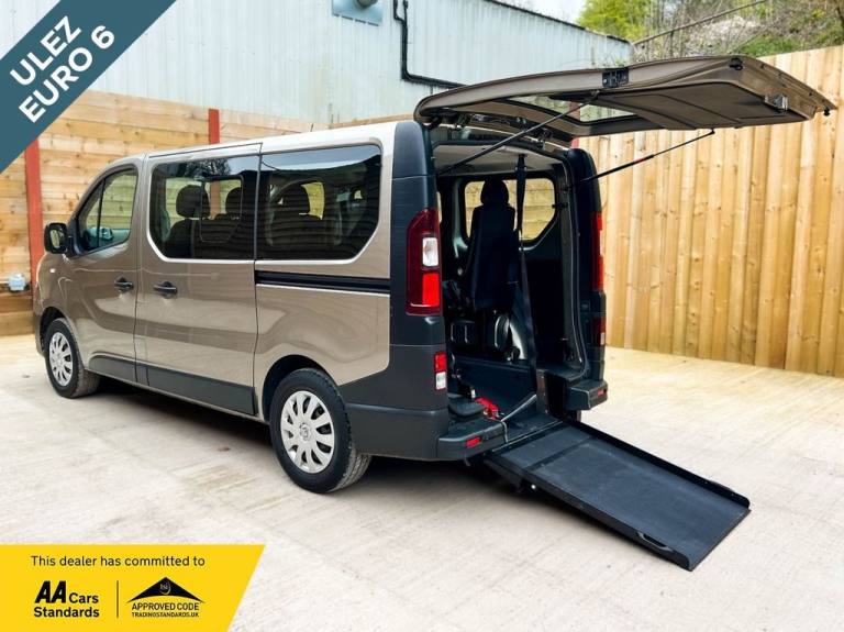 2019 Renault Trafic SL27 ENERGY dCi 120 Business 9 Seater MPV DIESEL Manual
