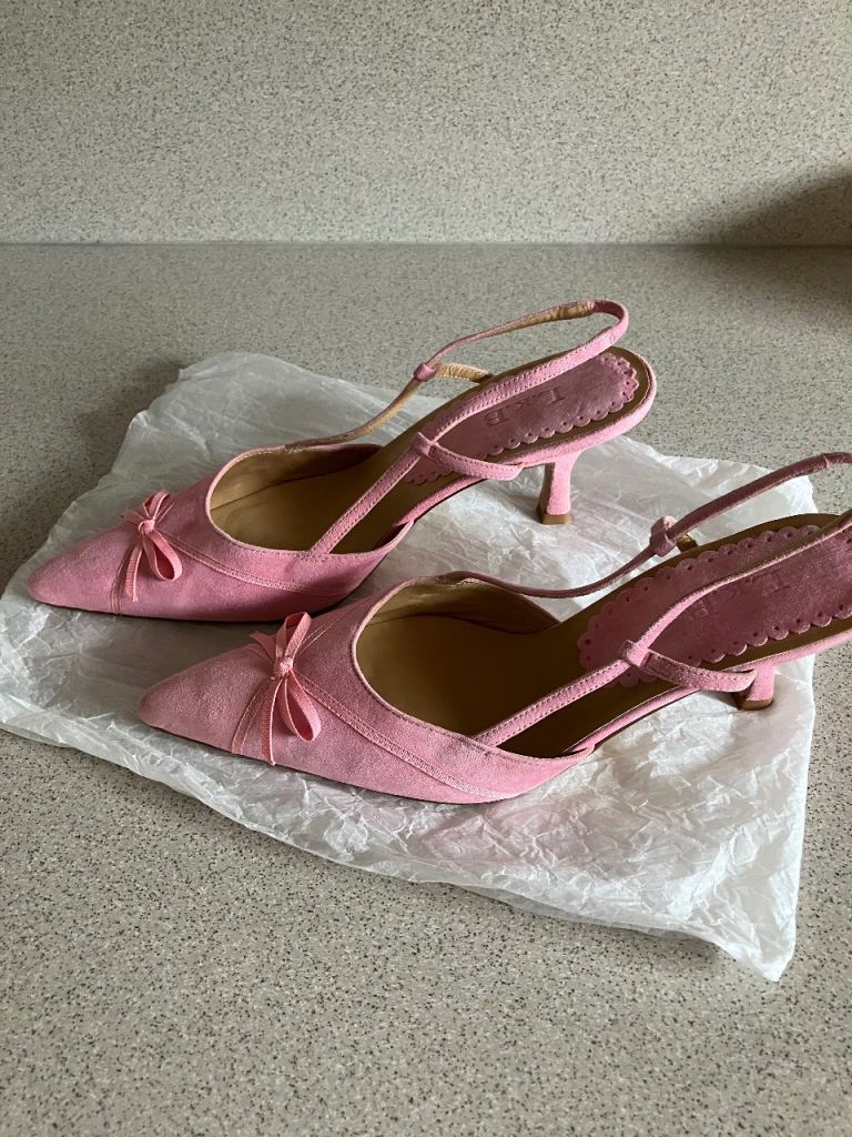 LK Bennett kitten heel shoes in excellent condition - suede - size 40