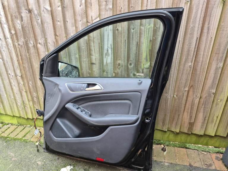 MERCEDES B-CLASS MK2 W246 Door PANNEL RIGHT FRONT
