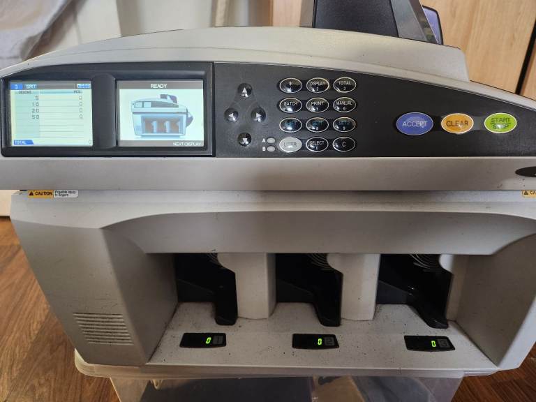 Top of the range money counter, fully functional. 
