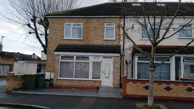 3 BED HOUSE IN EASTHAM E6 2ES.FOR WORKING PROFESSIONAL FAMILY 