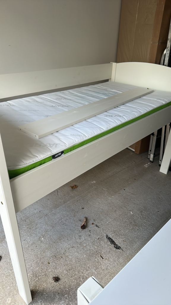 Stompa White Mid Sleeper Bed with Mattress – Good Condition