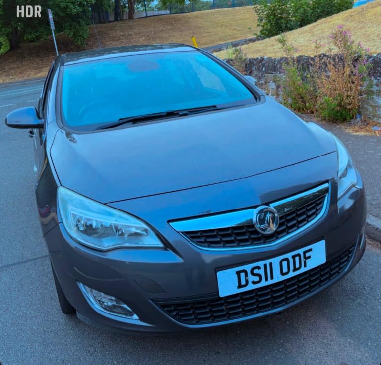 Astra AUTOMATIC leather seats cot handbrake great runer 