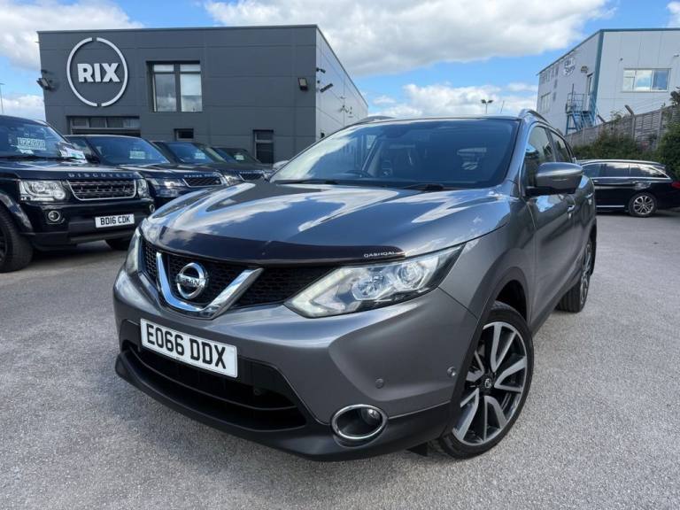 2016 Nissan Qashqai 1.5 dCi Tekna SUV 5dr Diesel Manual 2WD Euro 6-2 FORMER KEEPERS-PANORAMIC G H...